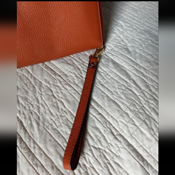 Michael Kors Large Jet Set Pumpkin Burnt Orange Leather Zip Around Wristlet - Picture 4 of 12